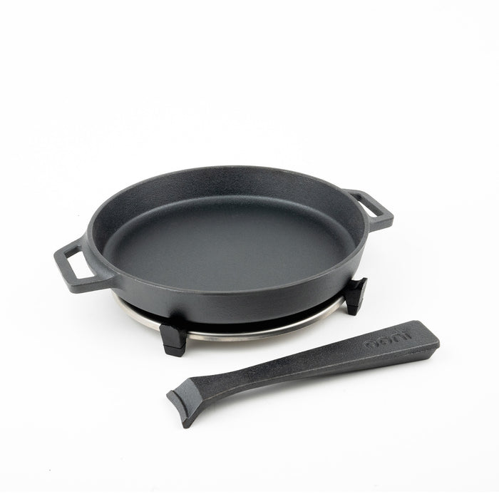 Ooni Cast Iron Skillet Pan - Ooni United Kingdom | Click this image to open up the product gallery modal. The product gallery modal allows the images to be zoomed in on.