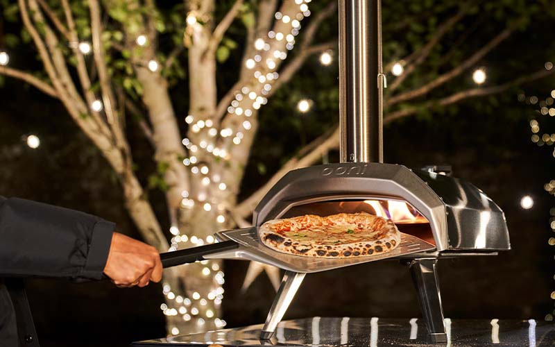 5 Reasons An Outdoor Pizza Oven Is The Best Gift