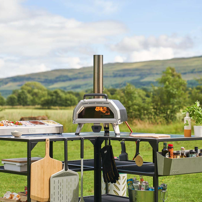 Karu 16 pizza oven outdoors