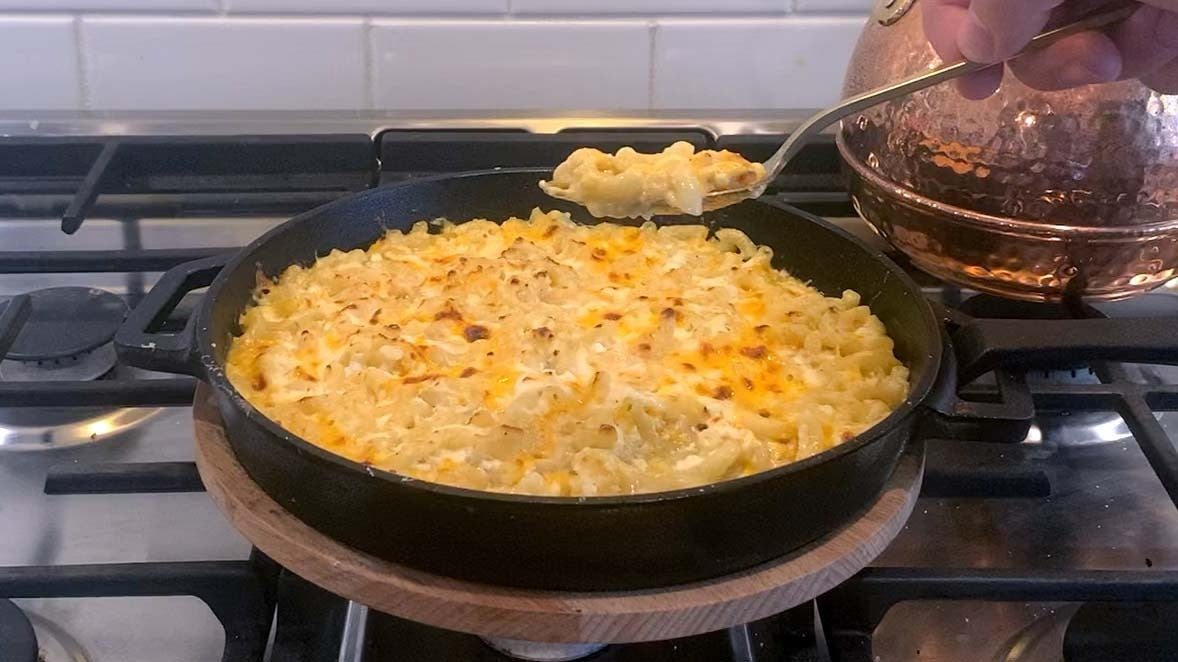Extra Creamy Baked Mac and Cheese Recipe — Ooni UK