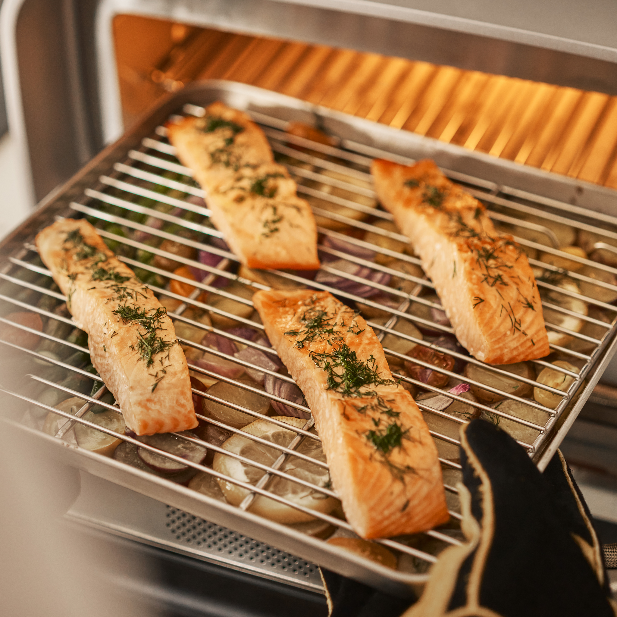 Sheet Pan and Rack for Ooni Volt 2 - Ooni United Kingdom