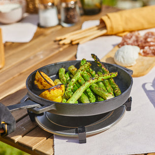 Ooni Dual-Sided Grizzler Plate and Cast Iron Skillet Pan Bundle