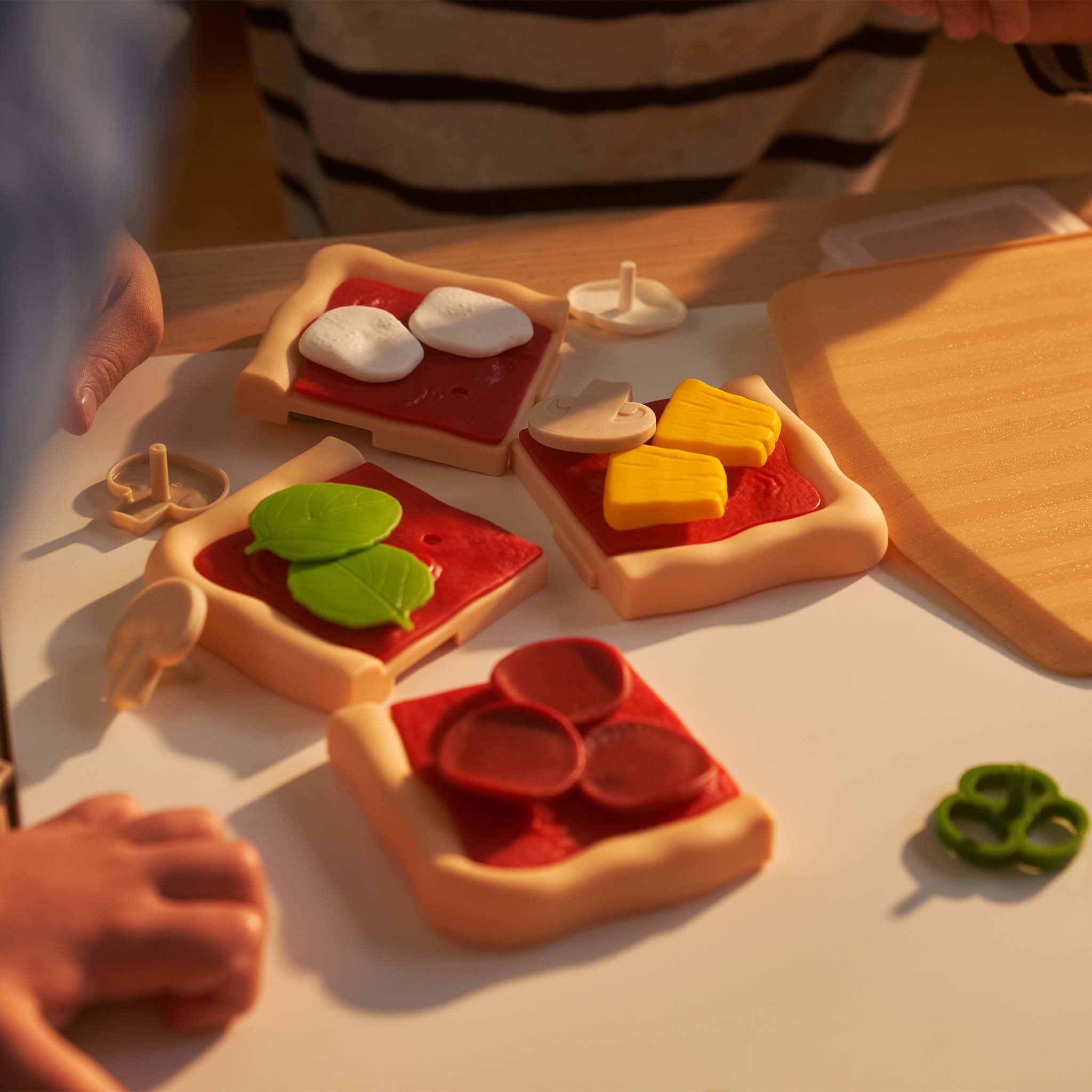 Casdon Ooni Toy Pizza Topping Station - Ooni United Kingdom